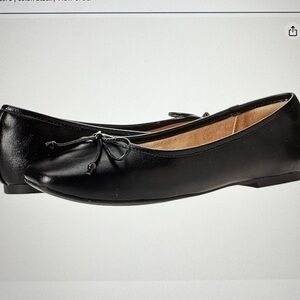 Classic Black Ballet Flats with Bow Detail